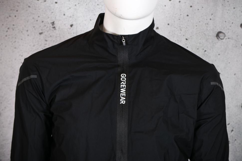 2024 Gorewear Spinshift Gore-Tex Jacket - chest.jpg