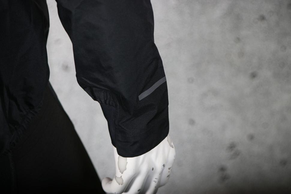 2024 Gorewear Spinshift Gore-Tex Jacket - cuff 1.jpg
