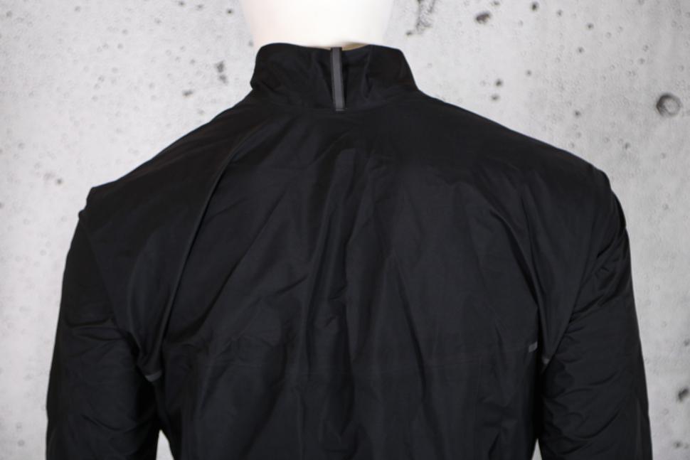 2024 Gorewear Spinshift Gore-Tex Jacket - shoulders.jpg