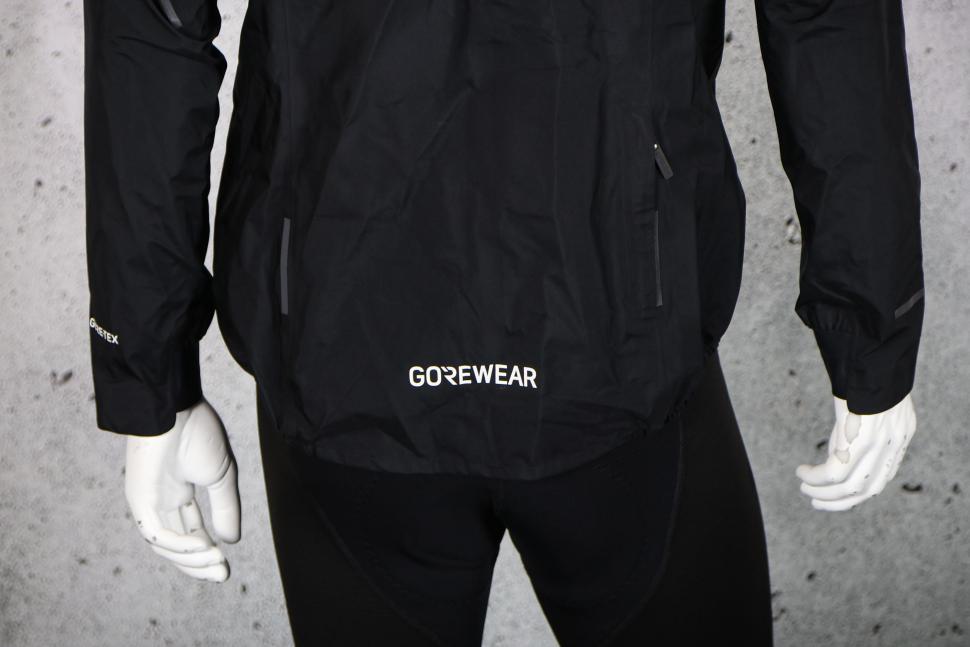 2024 Gorewear Spinshift Gore-Tex Jacket - tail.jpg