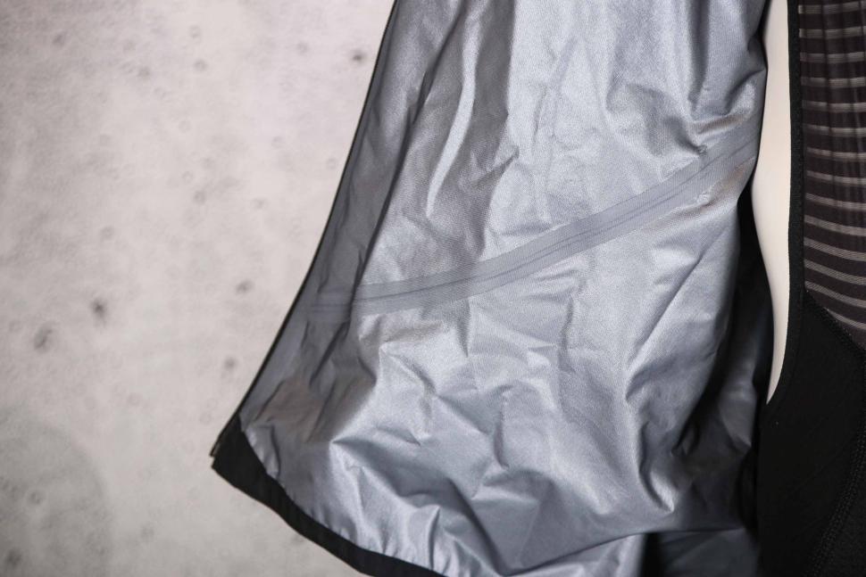2024 Gorewear Spinshift Gore-Tex Jacket - taped seams.jpg