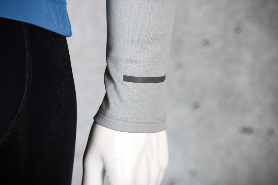 2024 Gorewear Spinshift Thermo Long sleeve jersey - cuff.jpg
