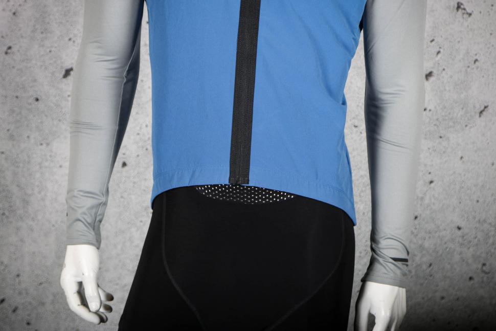 2024 Gorewear Spinshift Thermo Long sleeve jersey - hem.jpg
