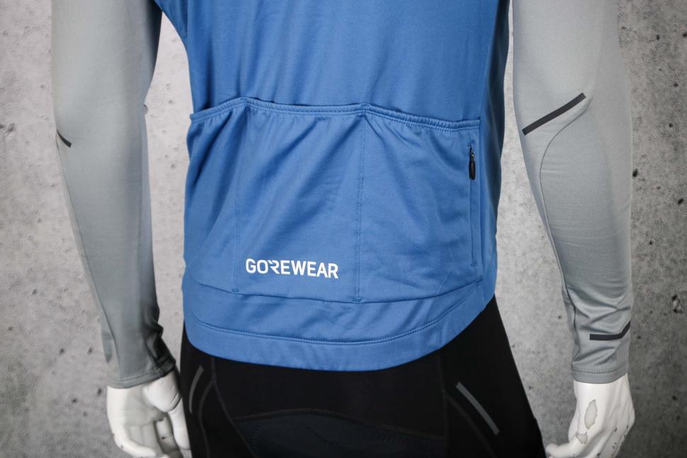 2024 Gorewear Spinshift Thermo Long sleeve jersey - pockets.jpg