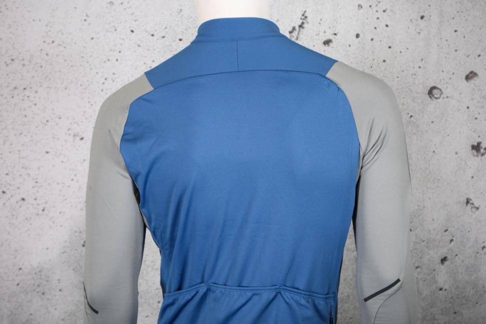 2024 Gorewear Spinshift Thermo Long sleeve jersey - shoulders.jpg
