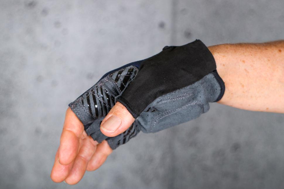 2024 GripGrab Expert RC Max Padded Short Finger Summer Gloves - nose wipe.jpg