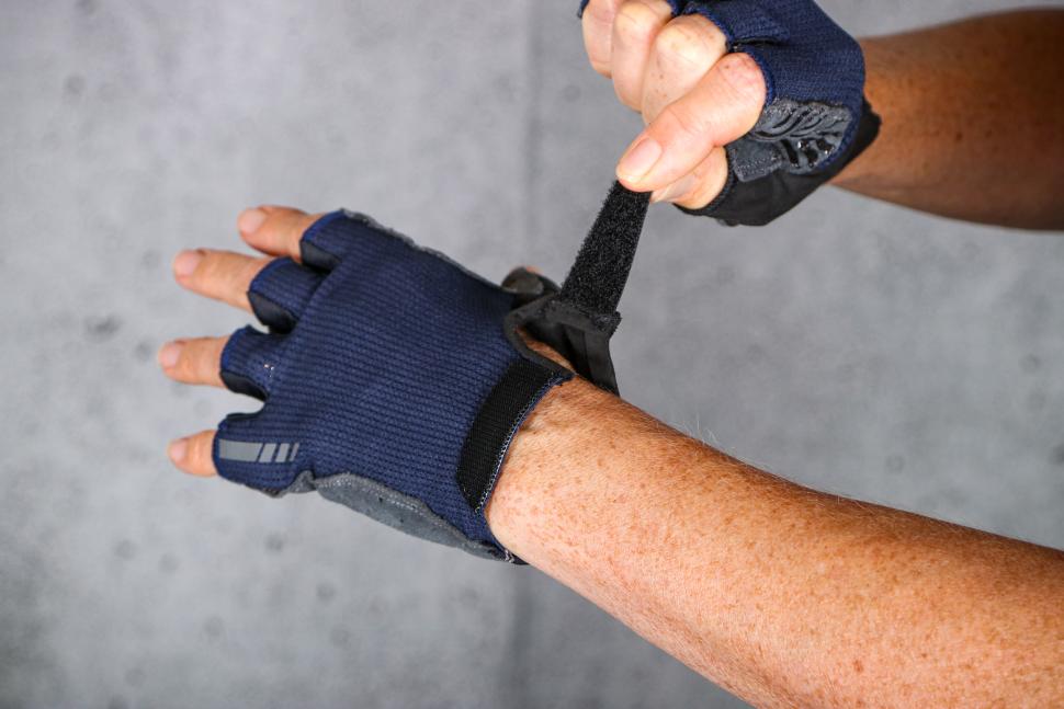 2024 GripGrab Expert RC Max Padded Short Finger Summer Gloves - velcro strap.jpg