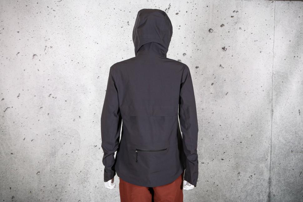 2024 Jack Wolfskin Bike Commute Mono Jkt W - back.jpg