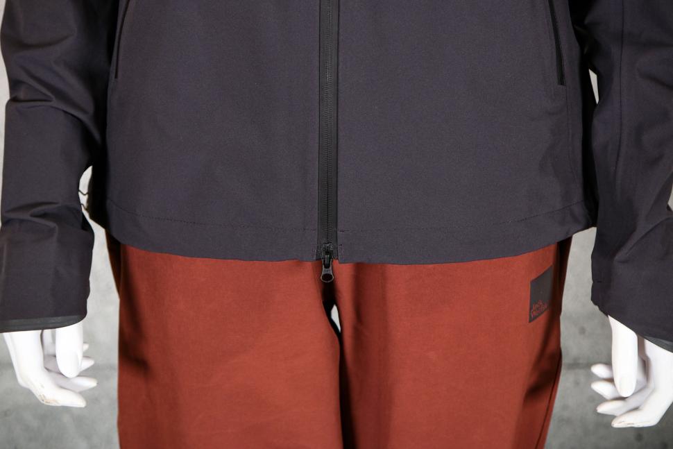 2024 Jack Wolfskin Bike Commute Mono Jkt W - hem.jpg