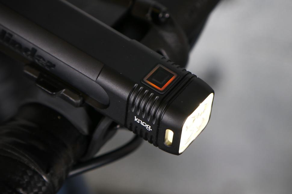2024 Knog Blinder Pro 600 - button detail.jpg