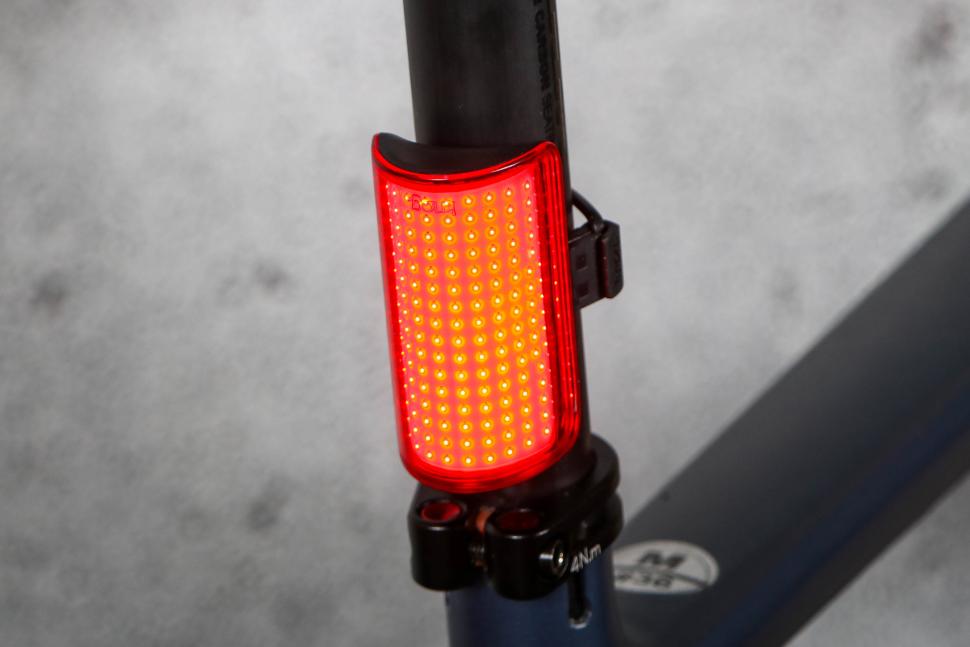 2024 Knog Blinder Pro 900 + Mid Cobber Rear - Light Set - rear light 2.jpg