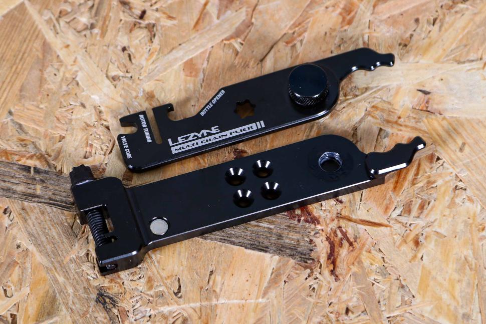 2024 Lezyne Multi-Chain Pliers - apart.jpg