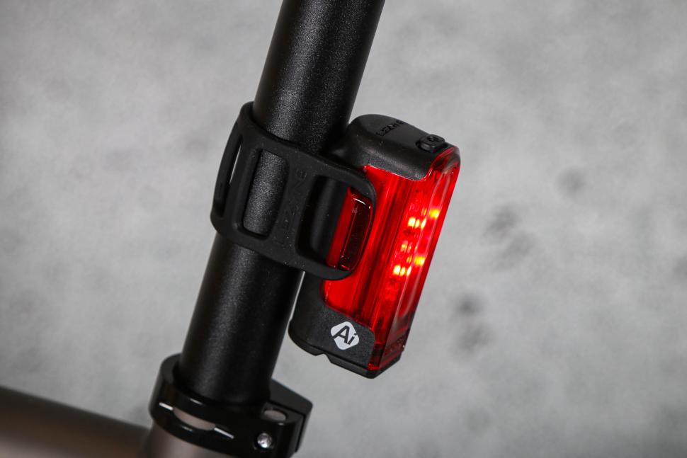 Lezyne Strip Pro Ai Alert 400+