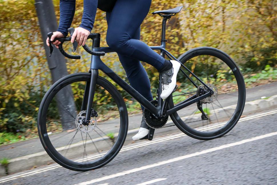 2024 Look 785 Huez 105 Di2 - riding 5.jpg