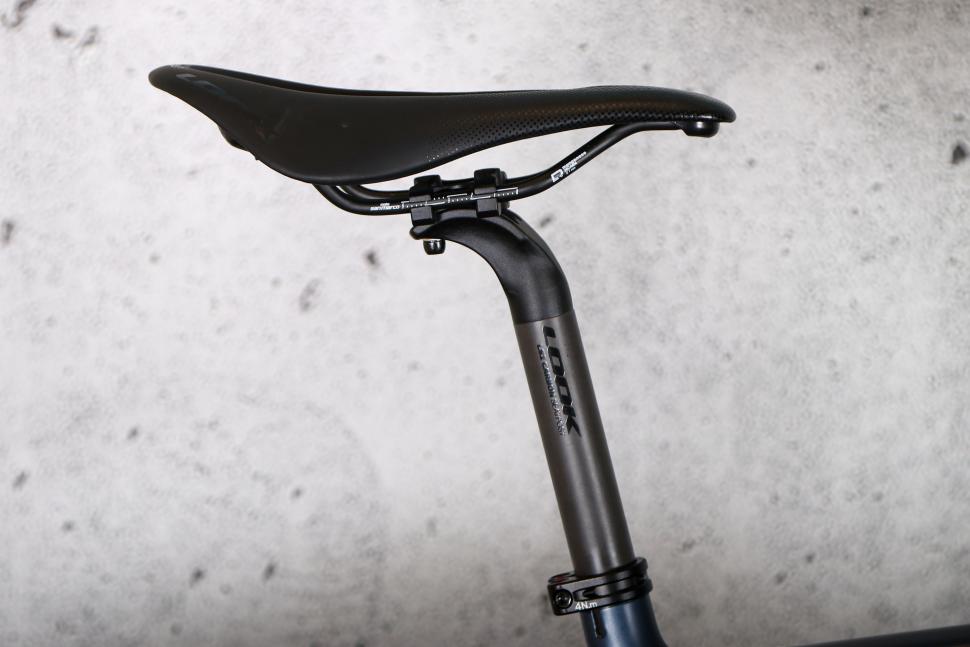 2024 Look 785 Huez 105 Di2 - saddle and post.jpg