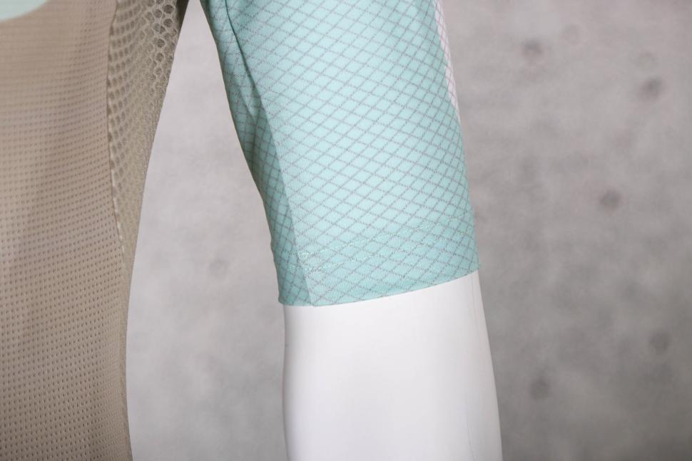 2024 MAAP Women's Eclipse Pro Air Jersey 2.0 - cuff.jpg