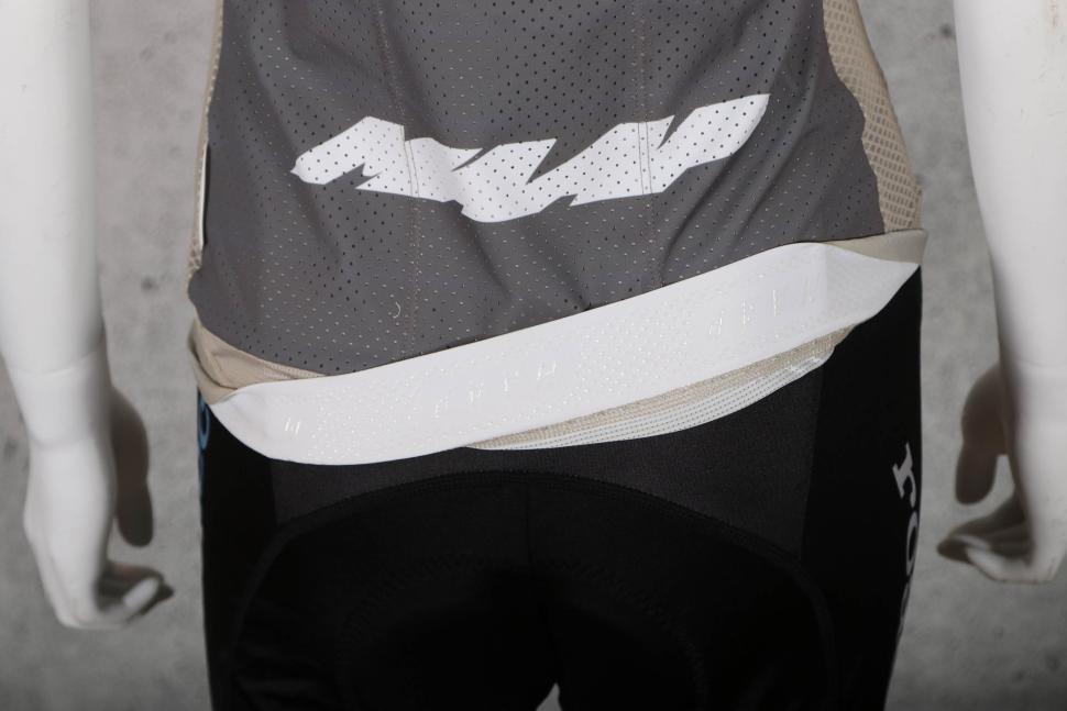 2024 MAAP Women's Eclipse Pro Air Jersey 2.0 - gripper.jpg