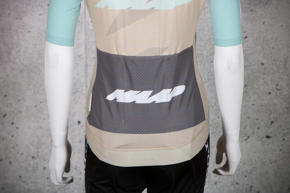 2024 MAAP Women's Eclipse Pro Air Jersey 2.0 - pockets.jpg