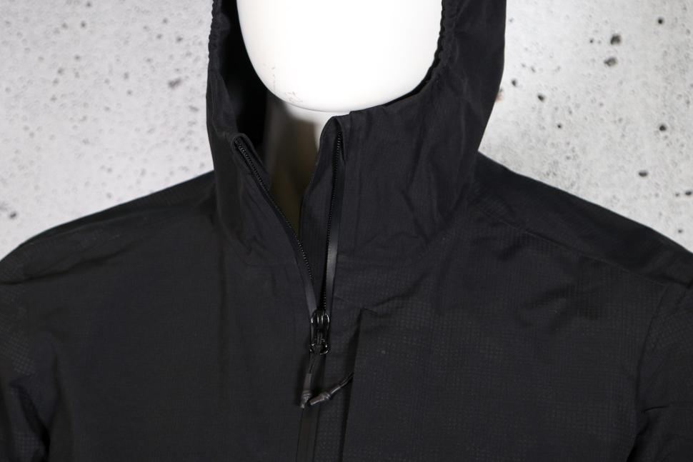 2024 Madison Roam Men's Stellar Tech 2-Layer Waterproof Jacket - collar and zip.jpg