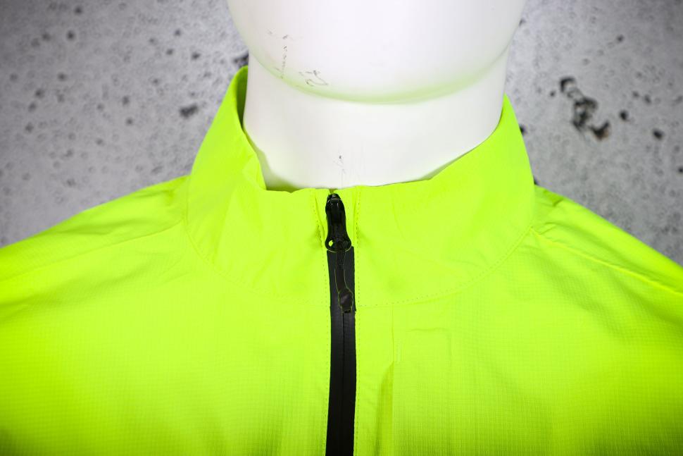 2024 Madison Stellar Ultra Reflective Men's Waterproof Jacket - collar 1.jpg