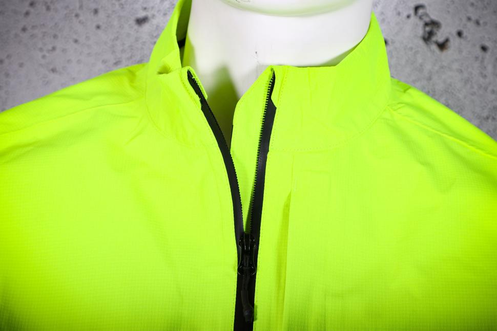 2024 Madison Stellar Ultra Reflective Men's Waterproof Jacket - collar 2.jpg