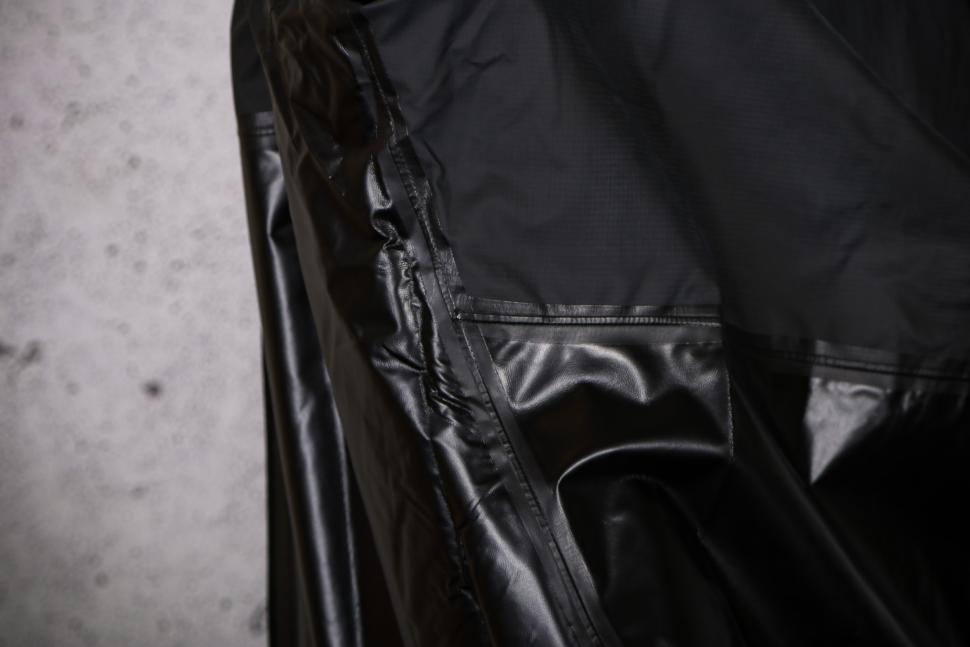 2024 Madison Stellar Ultra Reflective Men's Waterproof Jacket - taped seams.jpg