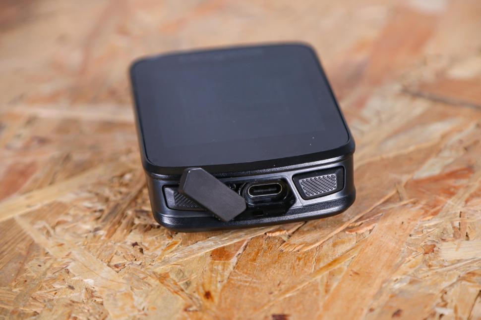 2024 Magene C606 Smart GPS Bike Computer - charging port.jpg