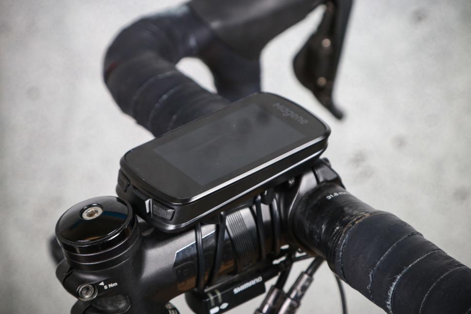 2024 Magene C606 Smart GPS Bike Computer - side.jpg
