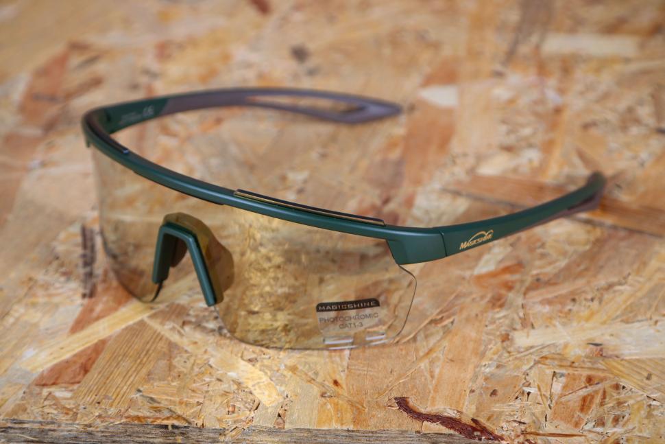 2024 Magicshine Rouleur Colour Photochromic Sunglasses