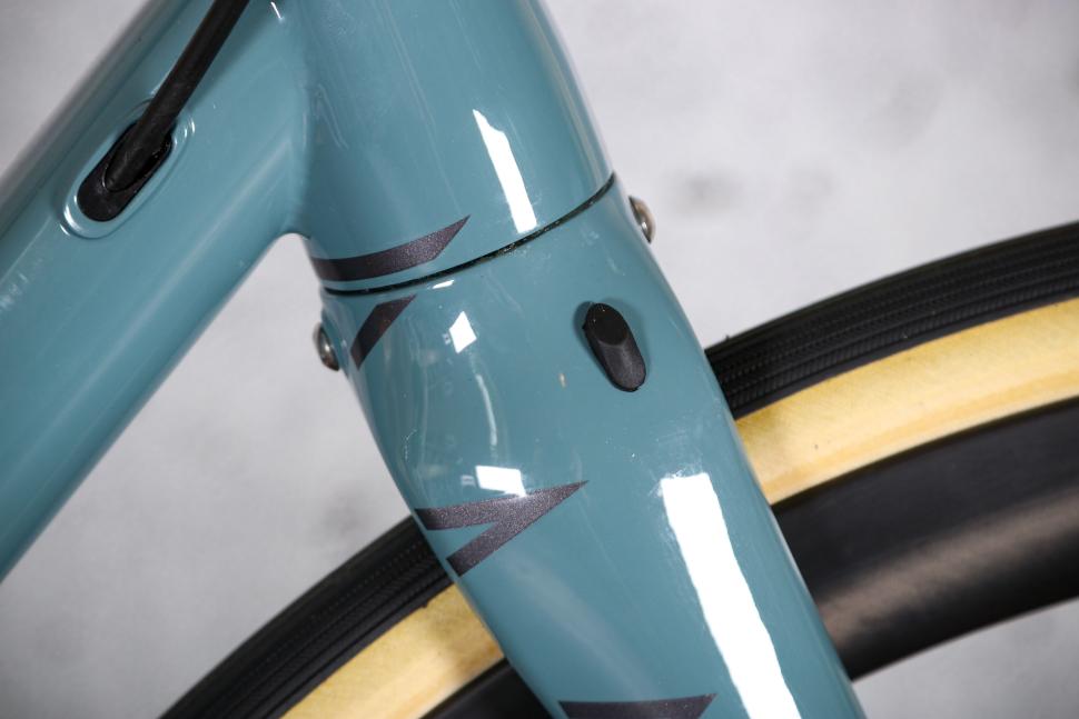 2024 Mason Cycles Resolution 3 SRAM Force - fork shoulder.jpg