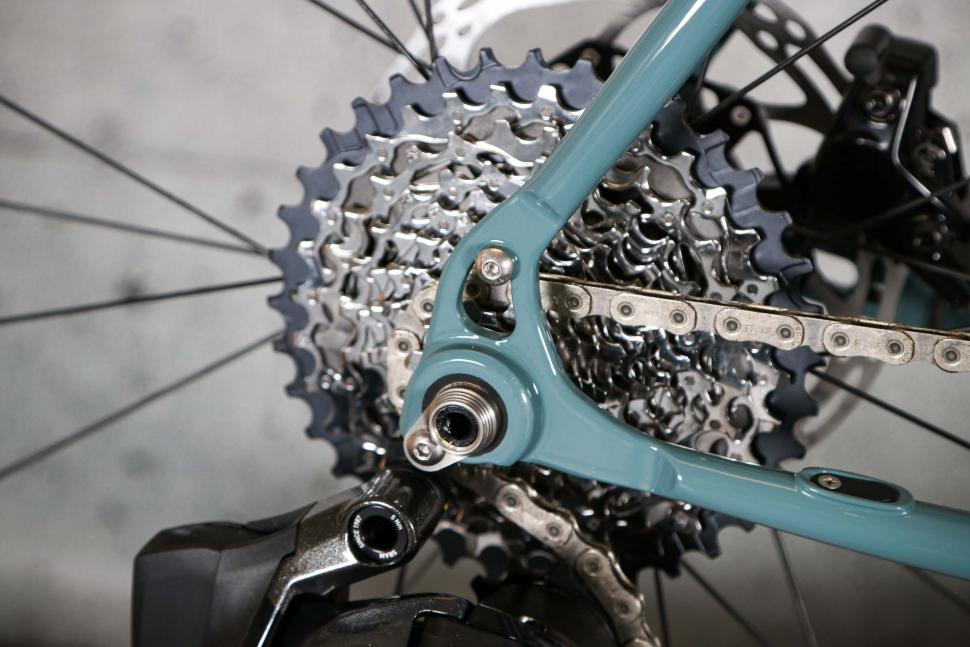 2024 Mason Cycles Resolution 3 SRAM Force - rear drop out.jpg