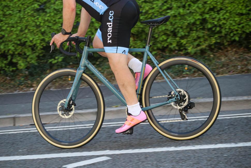 2024 Mason Cycles Resolution 3 SRAM Force - riding 2.jpg