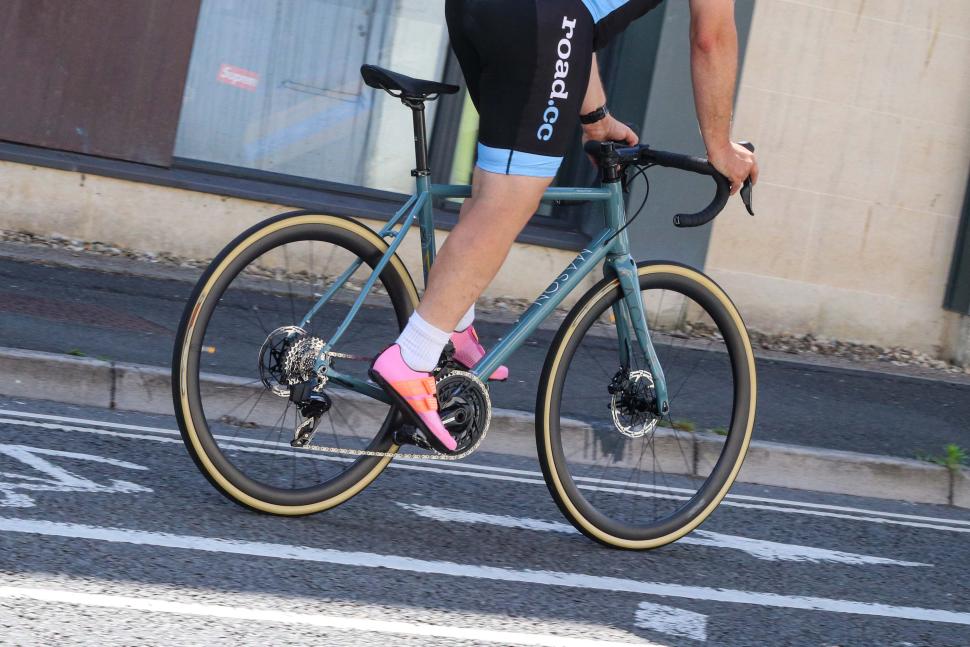 2024 Mason Cycles Resolution 3 SRAM Force - riding 3.jpg