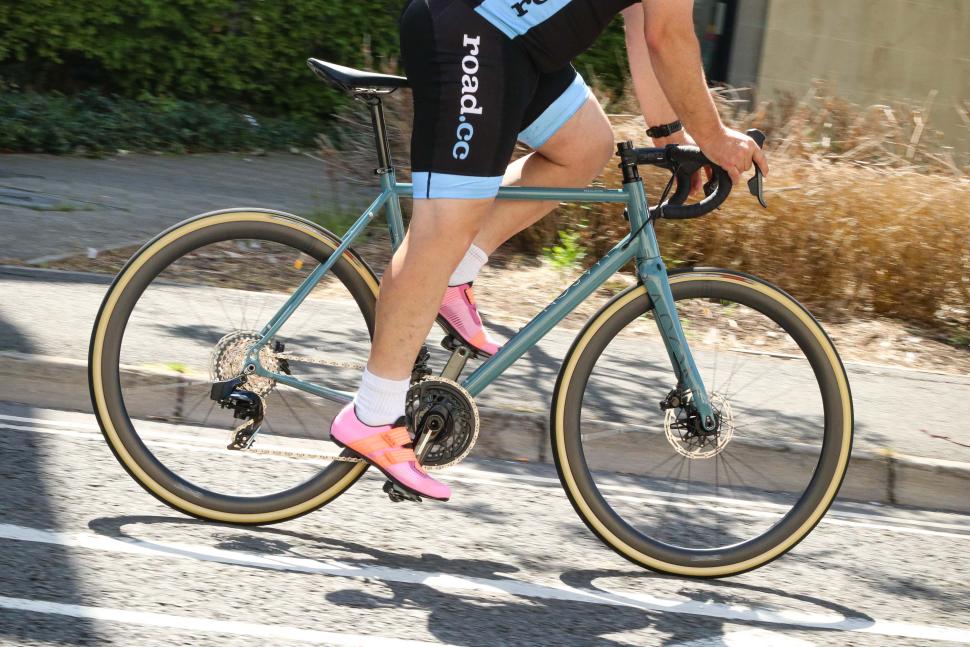 2024 Mason Cycles Resolution 3 SRAM Force - riding 5.jpg