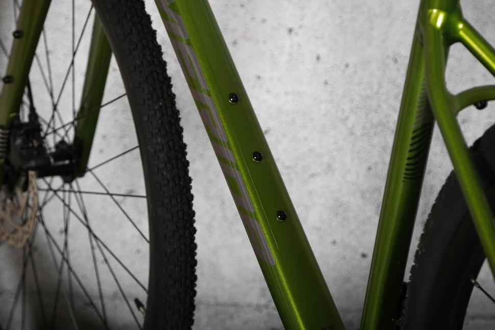 2024 Merida Silex 400 - down tube bosses.jpg