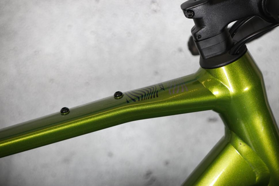 2024 Merida Silex 400 - top tube bosses.jpg