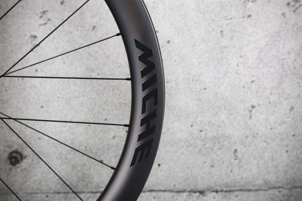 2024 Miche Kleos 50mm Tubeless Wheelset - rim detail 2.jpg