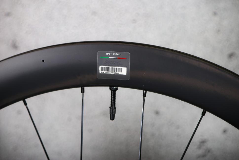 2024 Miche Kleos 50mm Tubeless Wheelset - valve 1.jpg