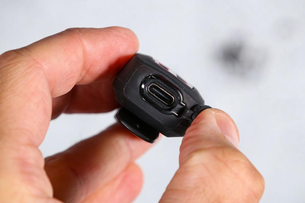 2024 Moon Zircon-R 90lm - USB port.jpg