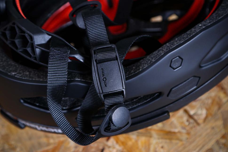 2024 Newlane Foldable Helmet - Fidlock clip.jpg