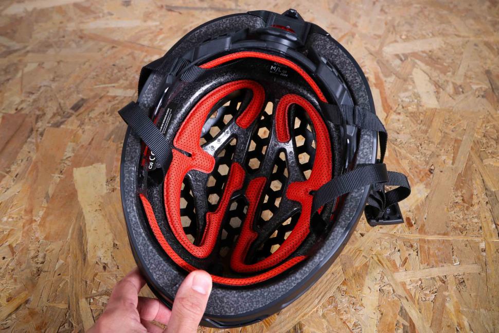 2024 Newlane Foldable Helmet - inside.jpg