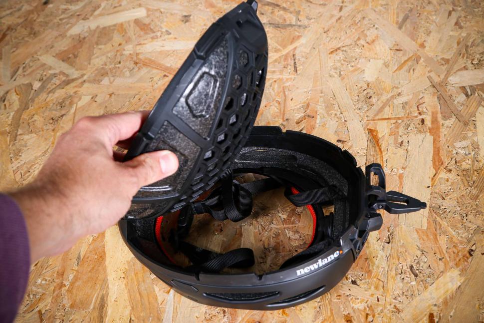 2024 Newlane Foldable Helmet - unfolding 1.jpg