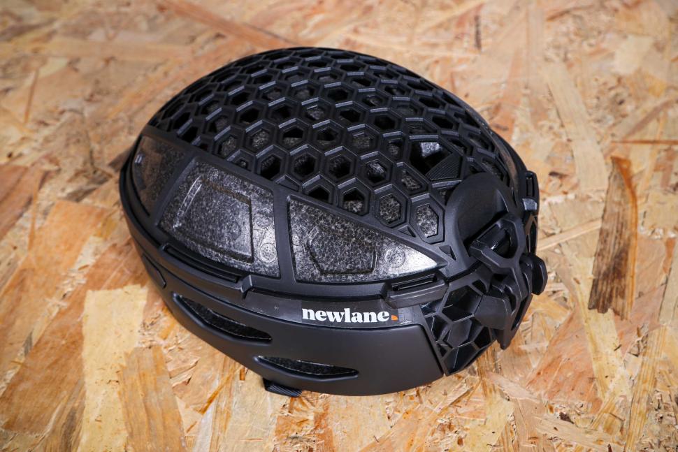 2024 Newlane Foldable Helmet - unfolding 4.jpg