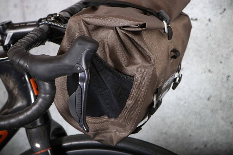 2024 Ortlieb Handlebar-Pack QR - side pocket.jpg