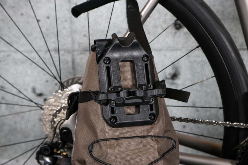 2024 Ortlieb Seat-Pack QR 13 L - adjustable mount.jpg