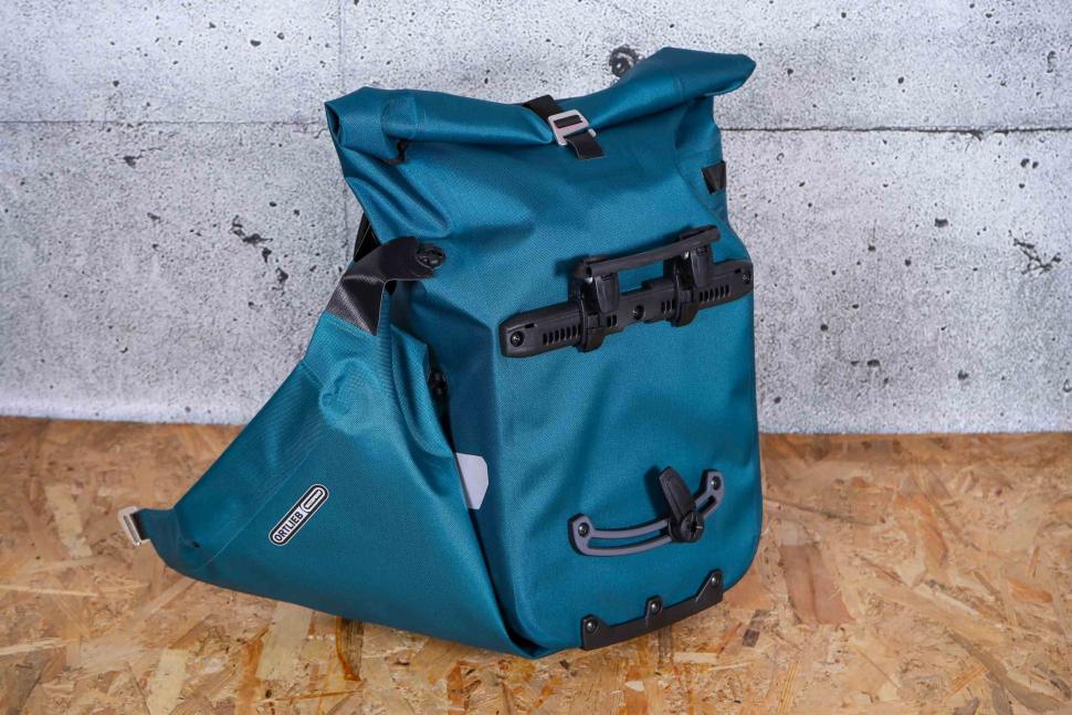 2024 Ortlieb Vario - pannier fixings cover 2.jpg