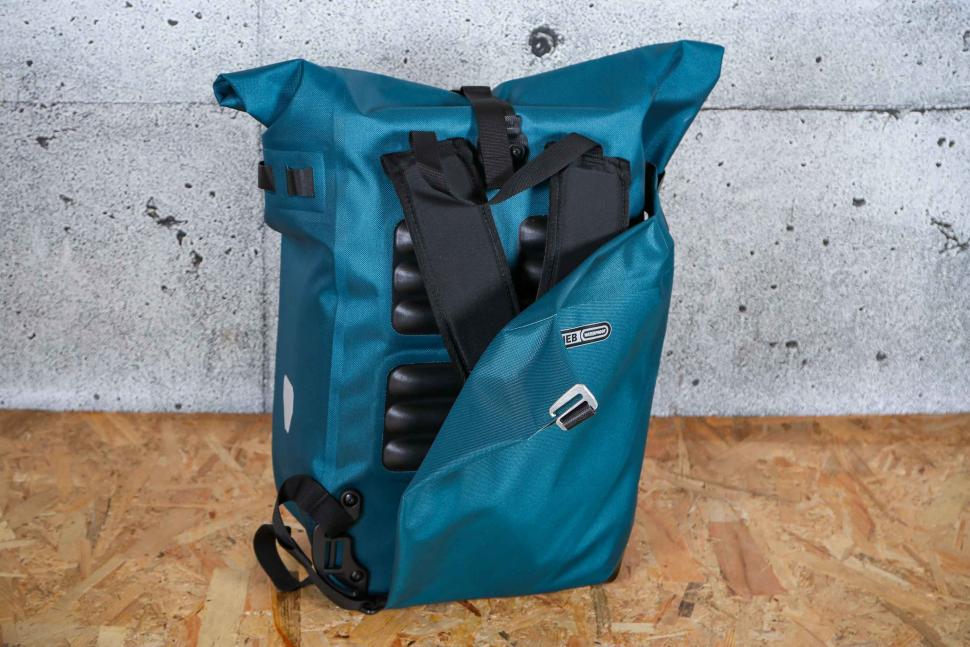 2024 Ortlieb Vario - pannier fixings cover 3.jpg