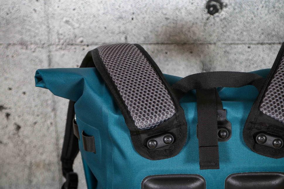 2024 Ortlieb Vario - strap padding.jpg