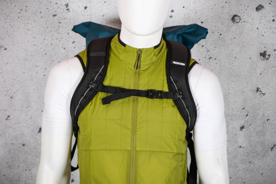 2024 Ortlieb Vario - straps.jpg
