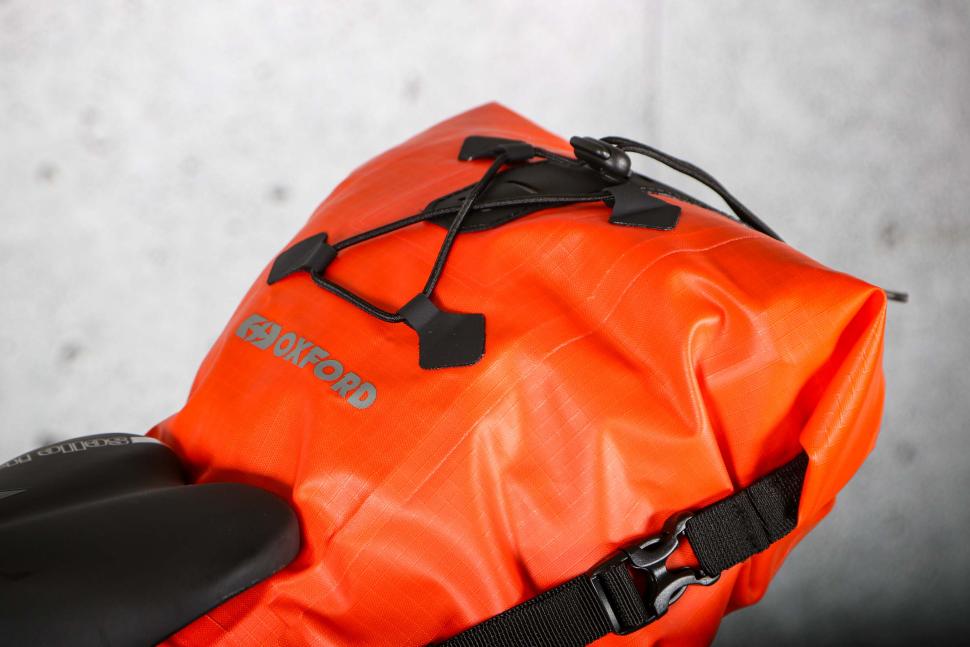 2024 Oxford Aqua Evo Adventure Seat Pack - bungees.jpg